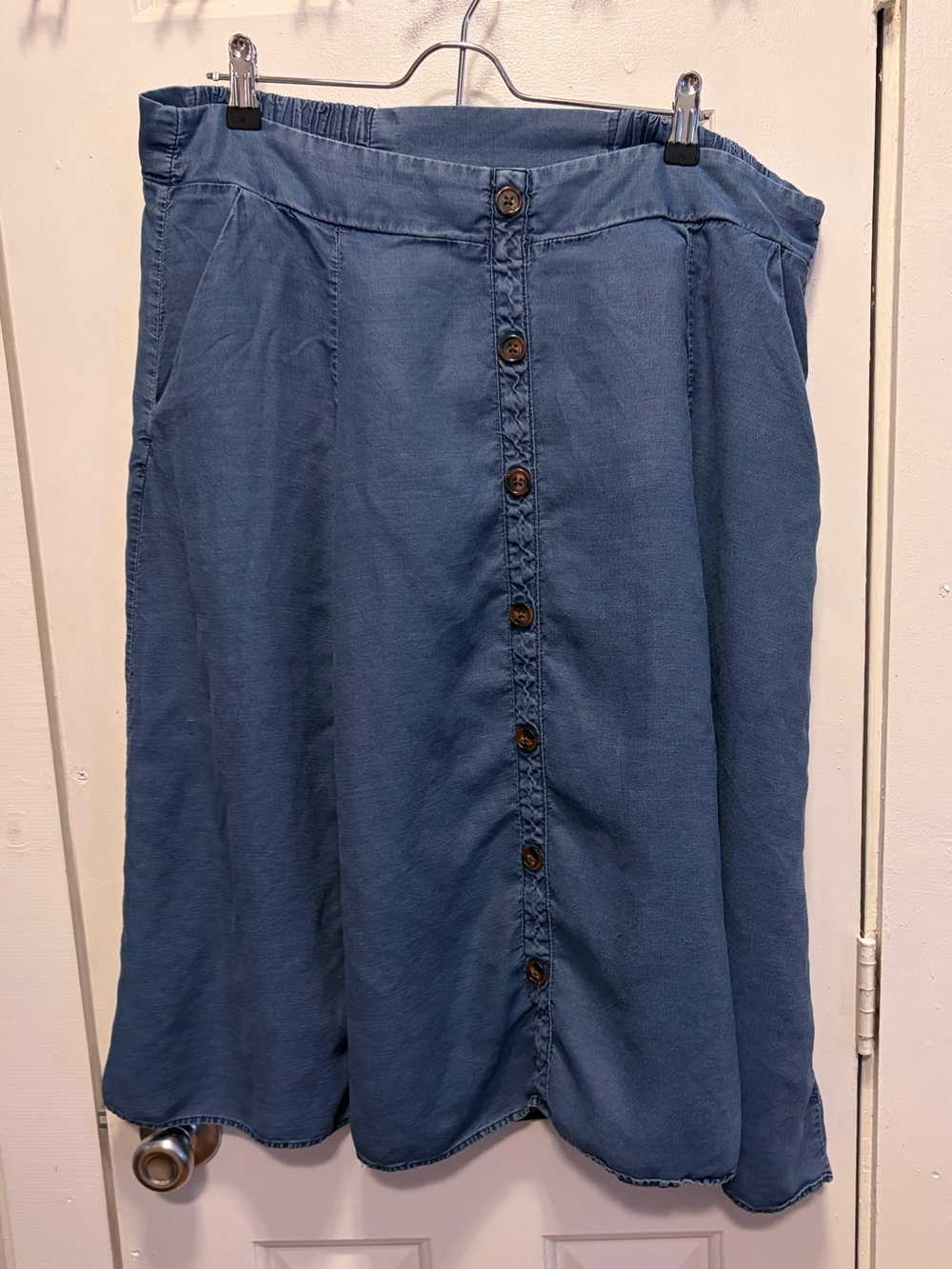 Torrid 2x Chambray Midi Skirt with Buttons - Picture 2 of 4